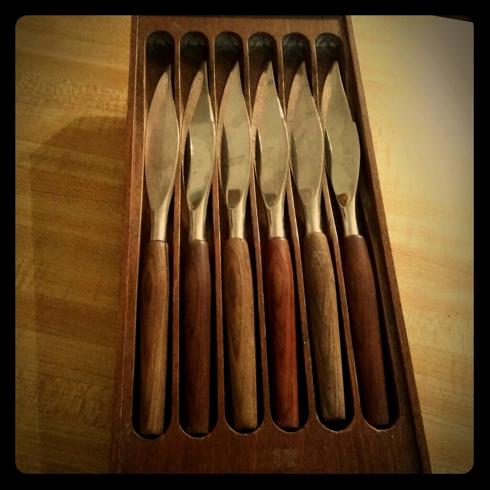 Steak knives